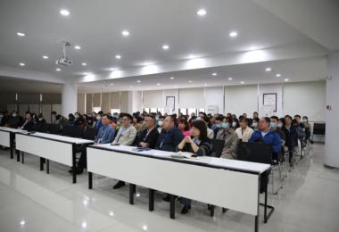 致敬勞模 - “點(diǎn)贊”我心目中的勞模，讓勞模精神發(fā)光！